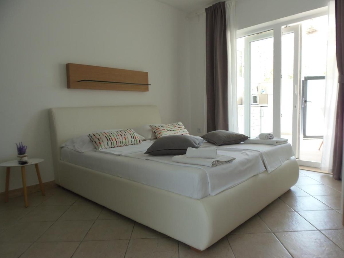 Villa Rajski Dvor 2 Bol Zewnętrze zdjęcie