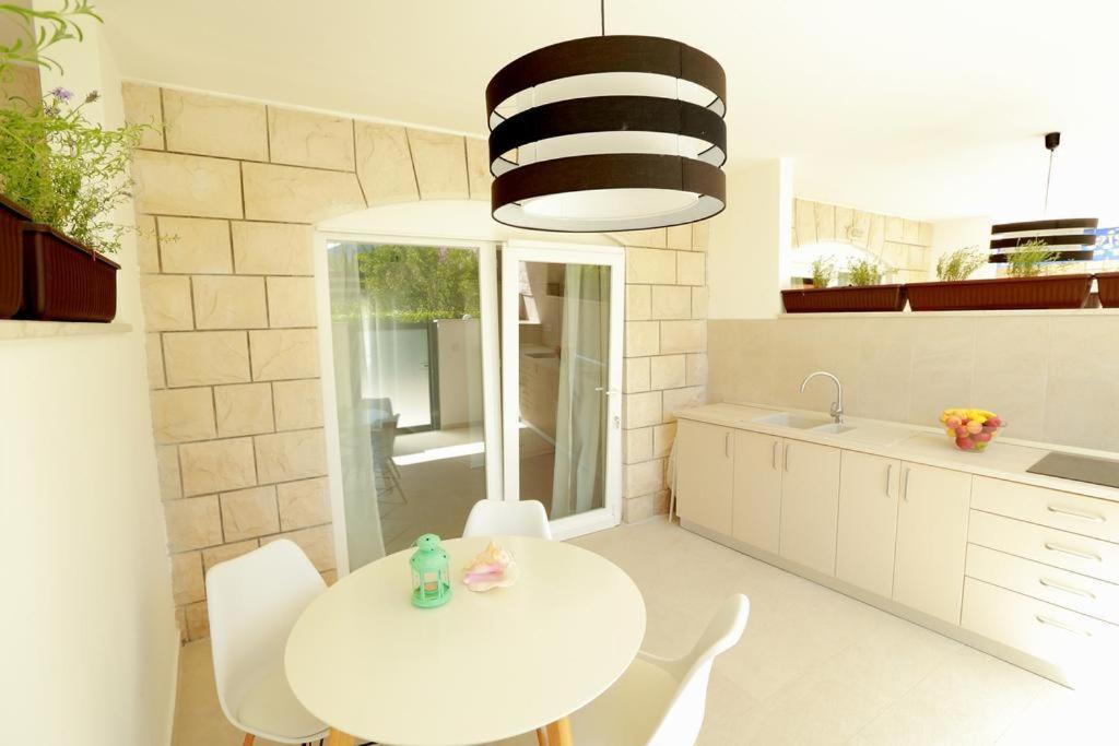 Villa Rajski Dvor 2 Bol Zewnętrze zdjęcie